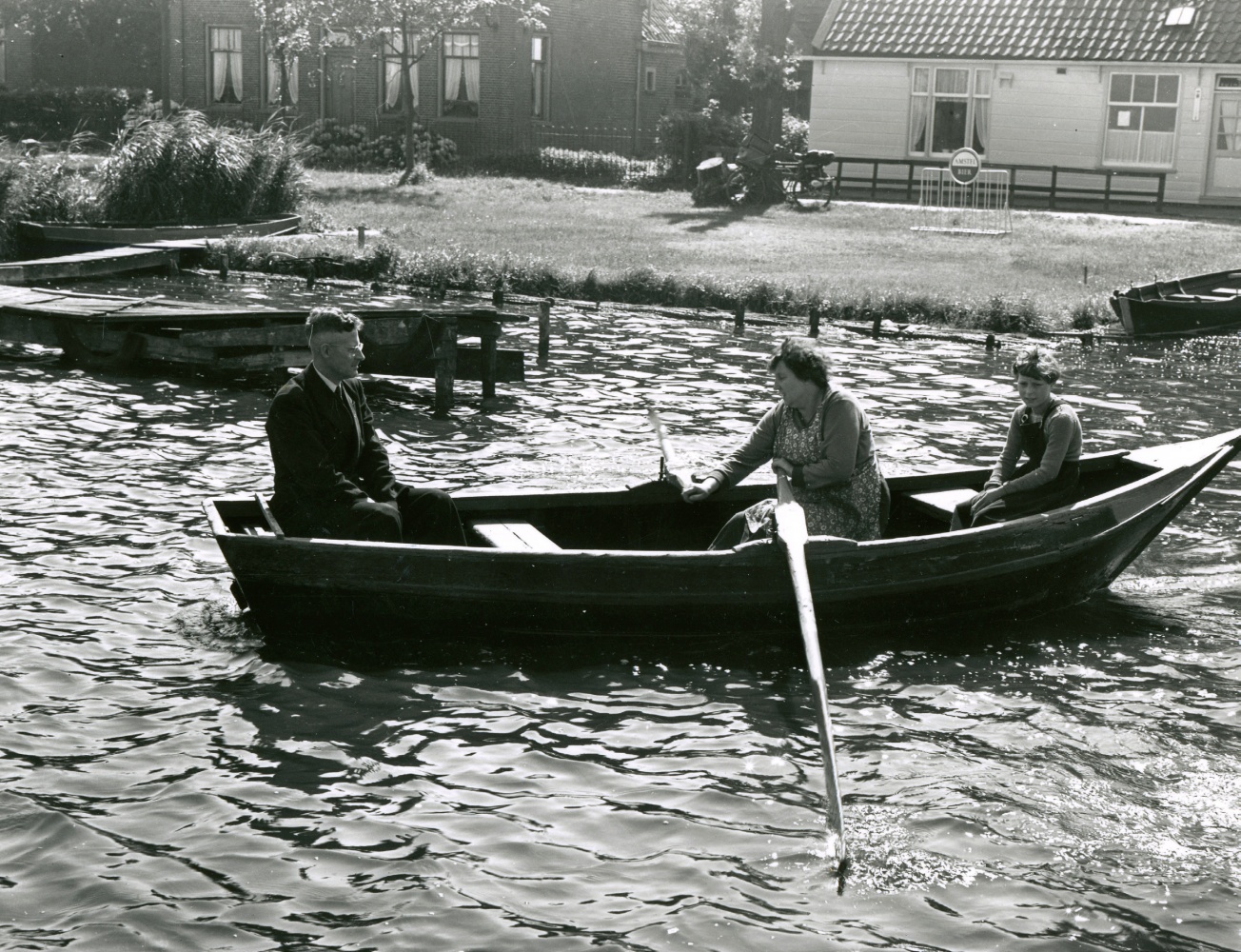 Nel John in roeiboot